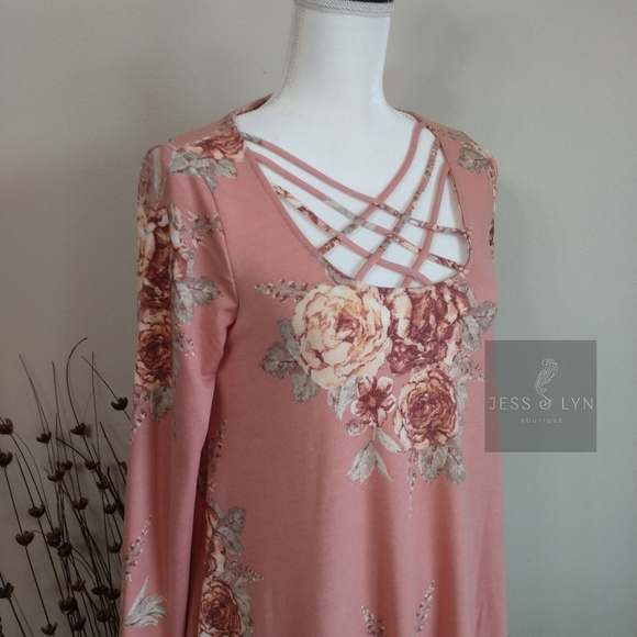 🆕Floral Swing Dress w/Pockets - Picture 2 of 16